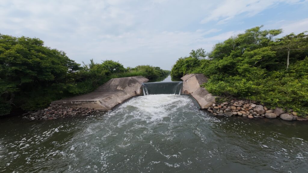 Entramos a Arroyo Moreno: tuberías, agua oscura y residuos en su ruta hacia el Jamapa default
